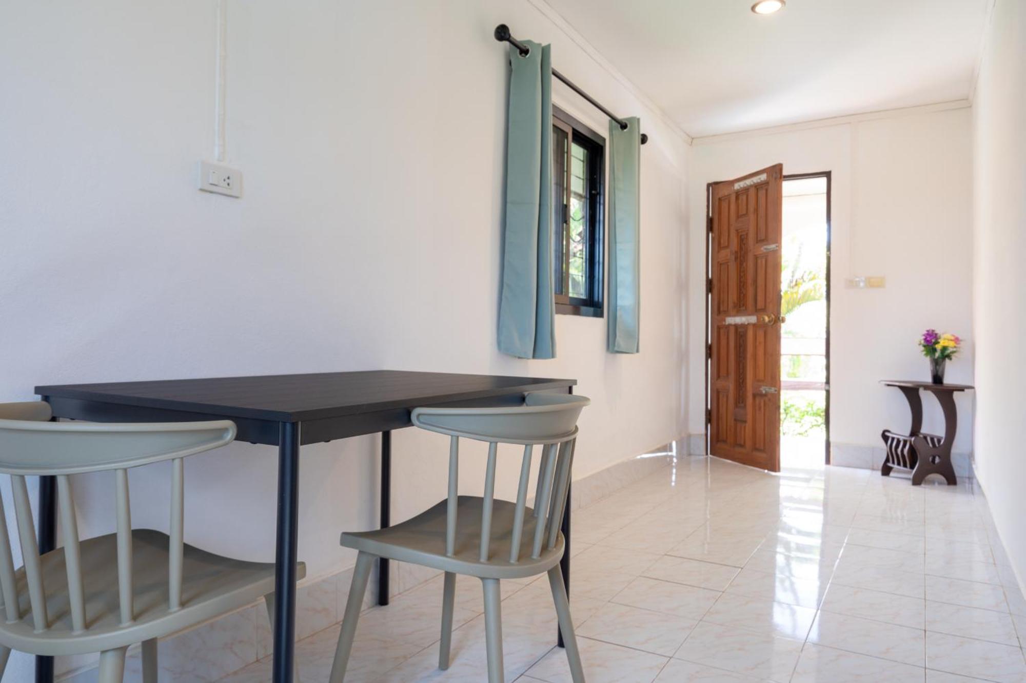 Lanta School Beach Resort Ko Lanta Exterior foto